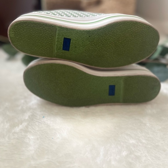 Kate Spade White and Green Sneakers with Modern Design - Picture 10 of 10